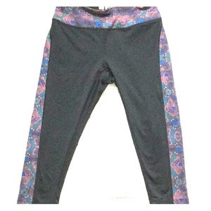 LulaRoe Jade Capri Leggings